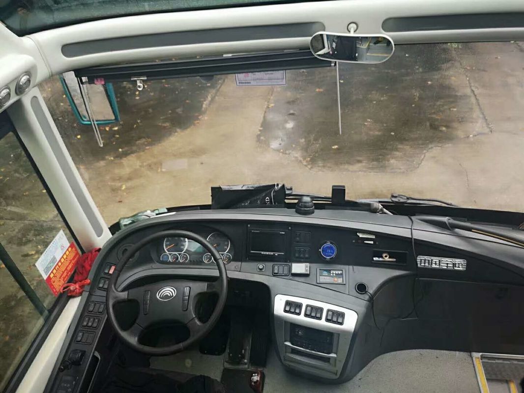 Os assentos de 2013 anos 53 usaram o tipo do combustível diesel dos ônibus de YUTONG com gasolina de GNL da bolsa a ar