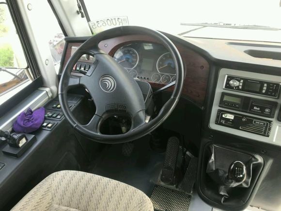 O diesel de LHD modela a escola Van da segunda mão, ônibus escolares pequenos usados com 37 assentos