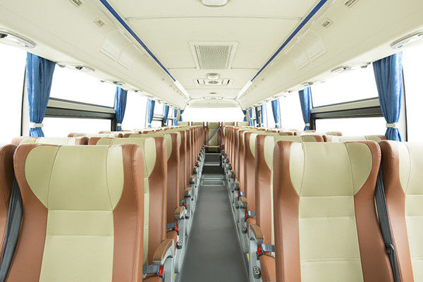 Tipo usado Yutong A/C do combustível diesel de ônibus de excursão de 2013 anos equipado com os 24-51 assentos