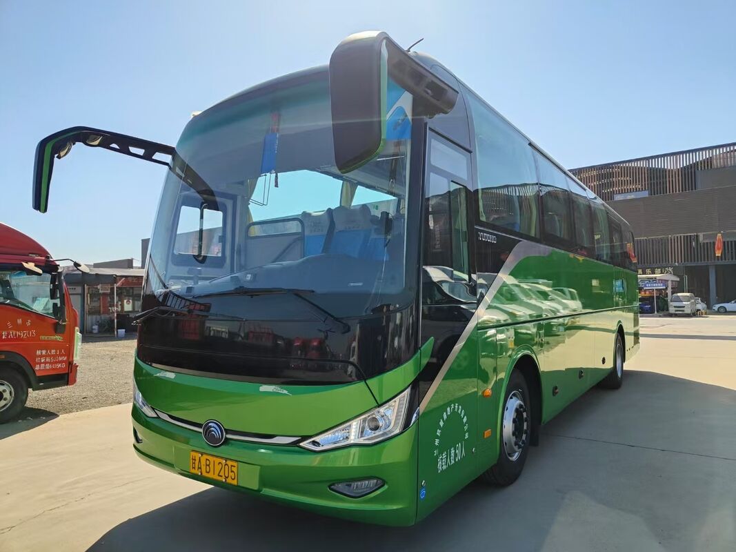 Ônibus Yutong ZK6117 Usado com Motor Diesel Weichai, Porta Dupla, 50 Lugares, Ônibus de Turismo de Luxo com Volante à Esquerda para Venda
