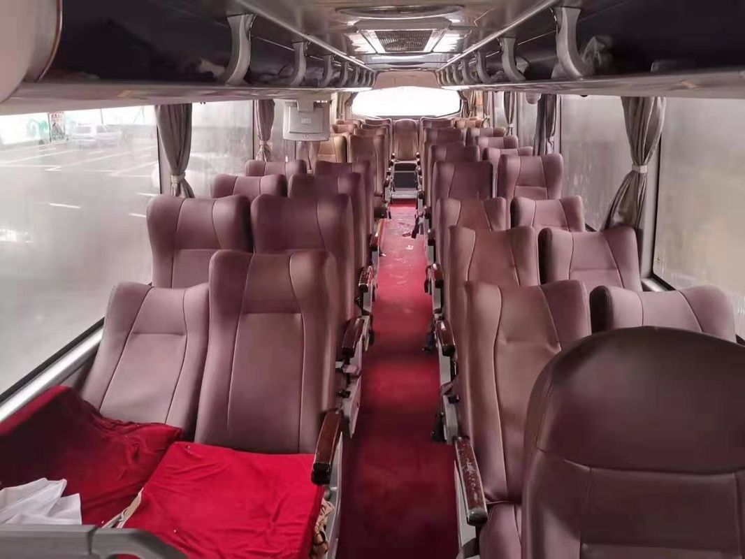 O Euro quatro assentos da emissão 49 usou ônibus de Yutong um e uma meia pousa-copos da mão da camada segunda com A/C