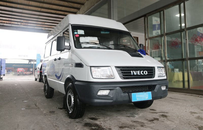Marca Branca Usado e Novo Minibus 6 Lugares 129 Cv Diesel Ano 2013-2018