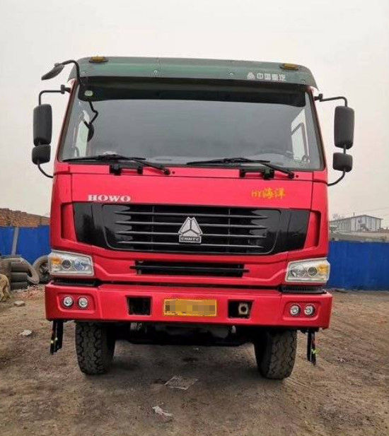 O tipo 20-30T de HOWO usou caminhões diesel/os caminhões de caminhão basculante 375hp segunda mão 2012 anos