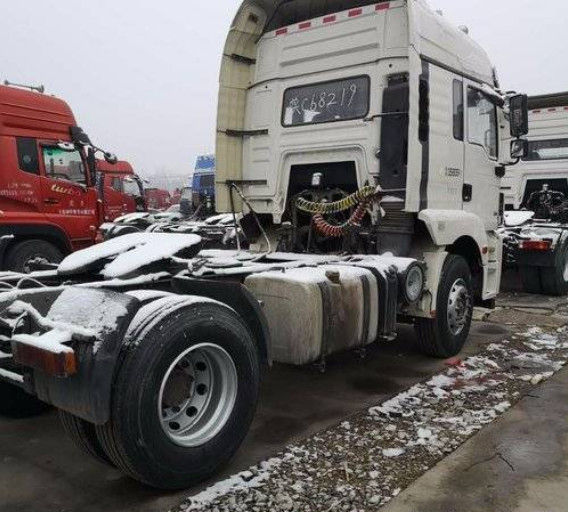 O tipo branco de Shacman usou o diesel do manual do Euro V dos reboques de trator noun 350hp 2017 anos