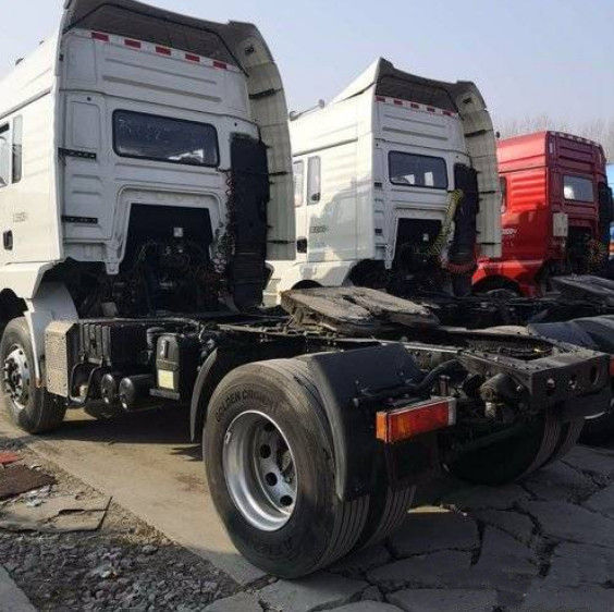 O tipo branco de Shacman usou o diesel do manual do Euro V dos reboques de trator noun 350hp 2017 anos