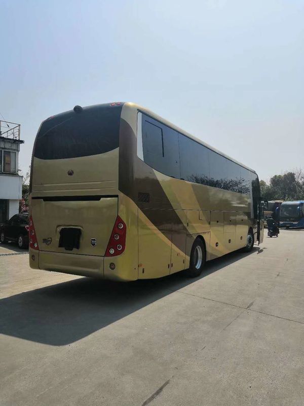 Yutong usado 2013 anos transporta 59 Seaters uma camada e meia direção da mão esquerda