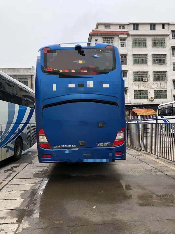 Yutong usado 2014 anos transporta 61 assentos umas camada e metade com cor brilhante