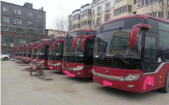 Yutong vermelho usou portas do A/C dois do diesel do apoio do ônibus ZK6121HQ3Z 68 Seat RHD da pousa-copos