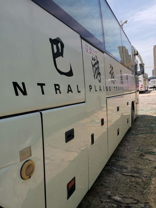 A direção diesel usada assentos do lado esquerdo de 51 séries do homem do ônibus de serviço da cidade de Yutong treina a cor branca lisa