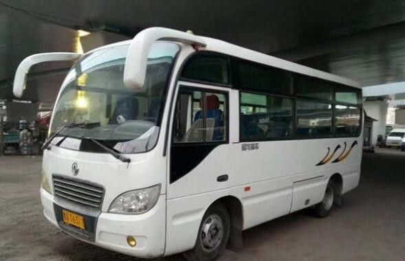 Tipo de Dongfeng do motor diesel do Euro IV de 19 Seater Mini Buses Used Coach Bus