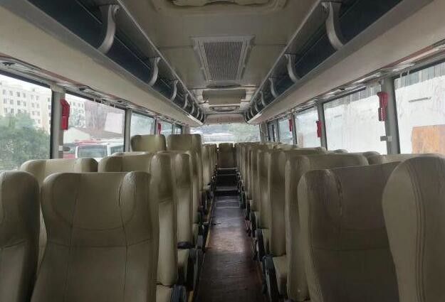 2013 anos usaram assentos do ônibus 57 do modelo dos ônibus Zk6125 de Yutong com bolsa a ar/toalete seguros