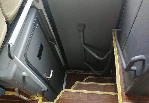 2013 anos usaram assentos do ônibus 57 do modelo dos ônibus Zk6125 de Yutong com bolsa a ar/toalete seguros