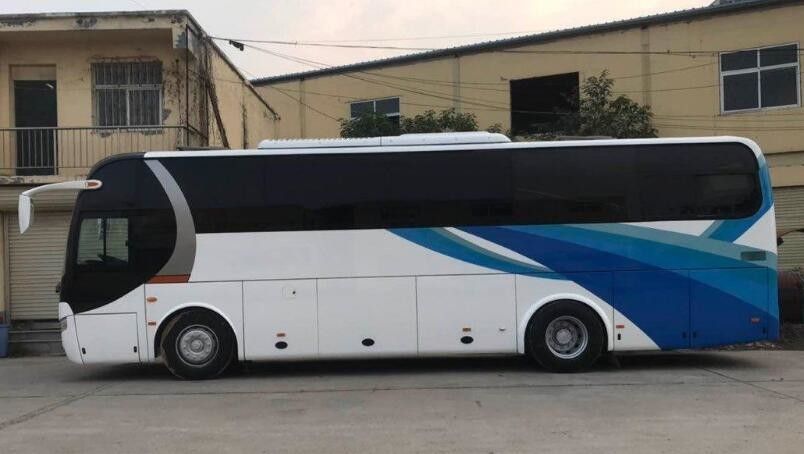 LHD/RHD usou o poder do motor do ônibus 100km/H Max Speed 162kw de Yutong 45 Seater