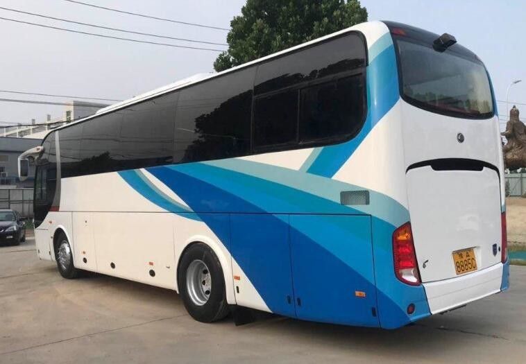 LHD/RHD usou o poder do motor do ônibus 100km/H Max Speed 162kw de Yutong 45 Seater
