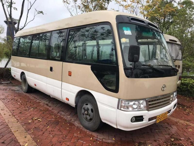 A pousa-copos de Toyota de 2010 anos usou a altura do ônibus do motor diesel 2585mm dos assentos 15B do ônibus 23