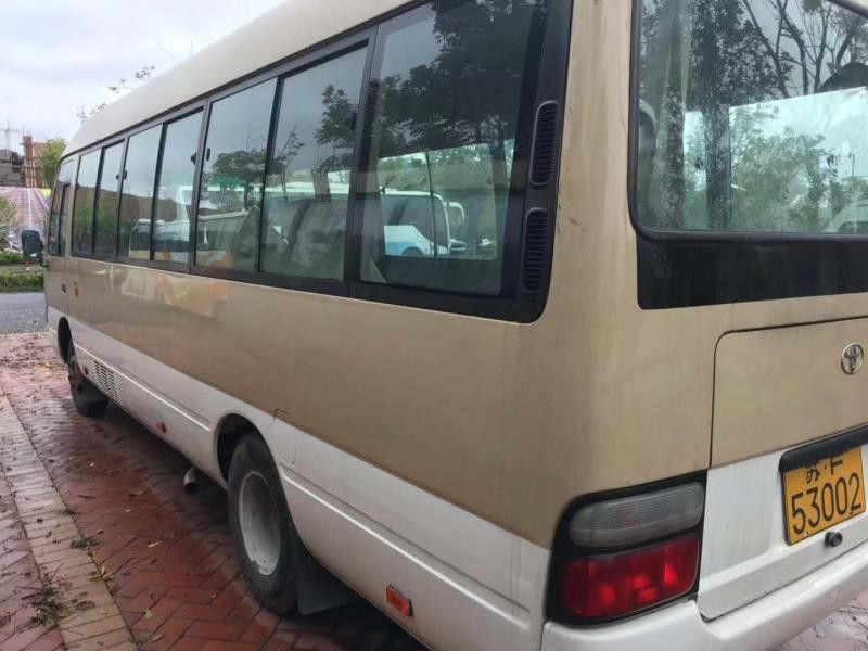 A pousa-copos de Toyota de 2010 anos usou a altura do ônibus do motor diesel 2585mm dos assentos 15B do ônibus 23