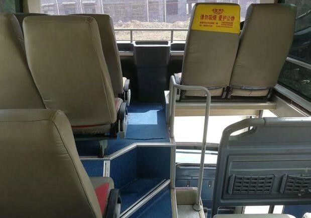 6120 Deisel modelo 61 assentos usaram o ônibus do passageiro tipo de um Youngman de 2011 anos