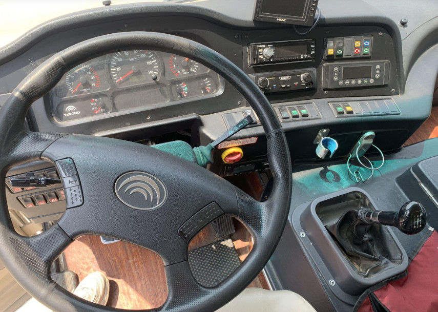 Os assentos de 2015 anos 22 usaram o ônibus modelo de Yutong do motor 6729 da parte dianteira de Cummins dos ônibus de Yutong