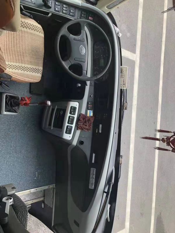 O diesel usado de viagem de Seat dos ônibus 55 de Yutong 2013 anos LHD conduz 12000 o × 3890mm do × 2550