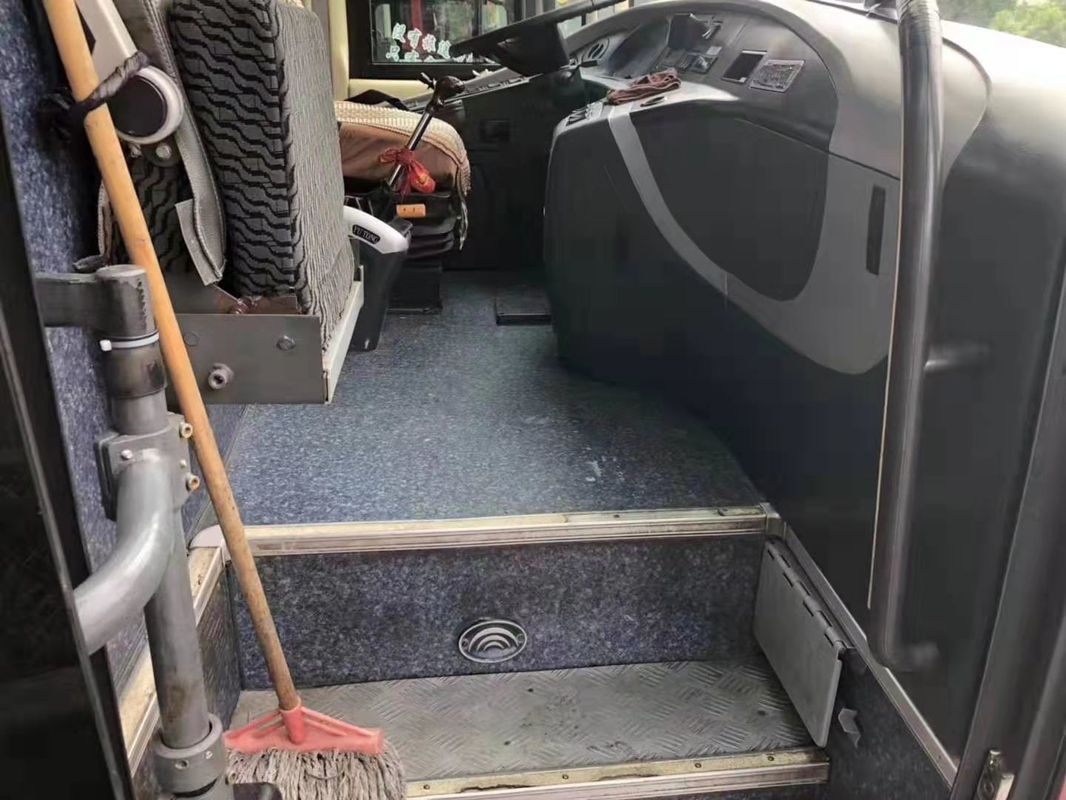 O diesel usado de viagem de Seat dos ônibus 55 de Yutong 2013 anos LHD conduz 12000 o × 3890mm do × 2550