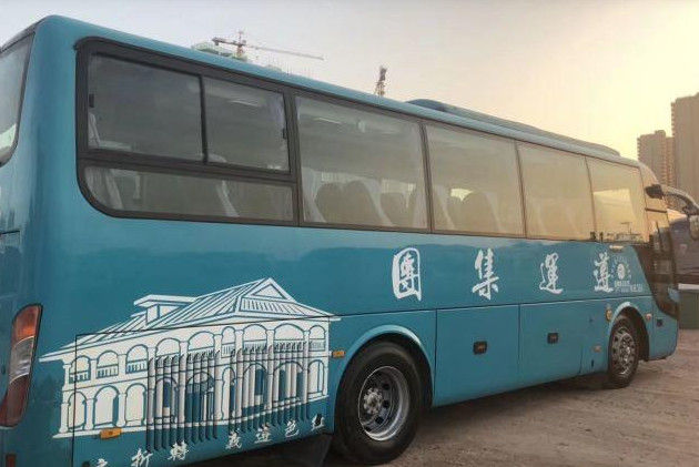 ônibus comercial usado diesel de Yutong ZK6908 do comprimento de 9m certificação do ISO de 2015 assentos do ano 39
