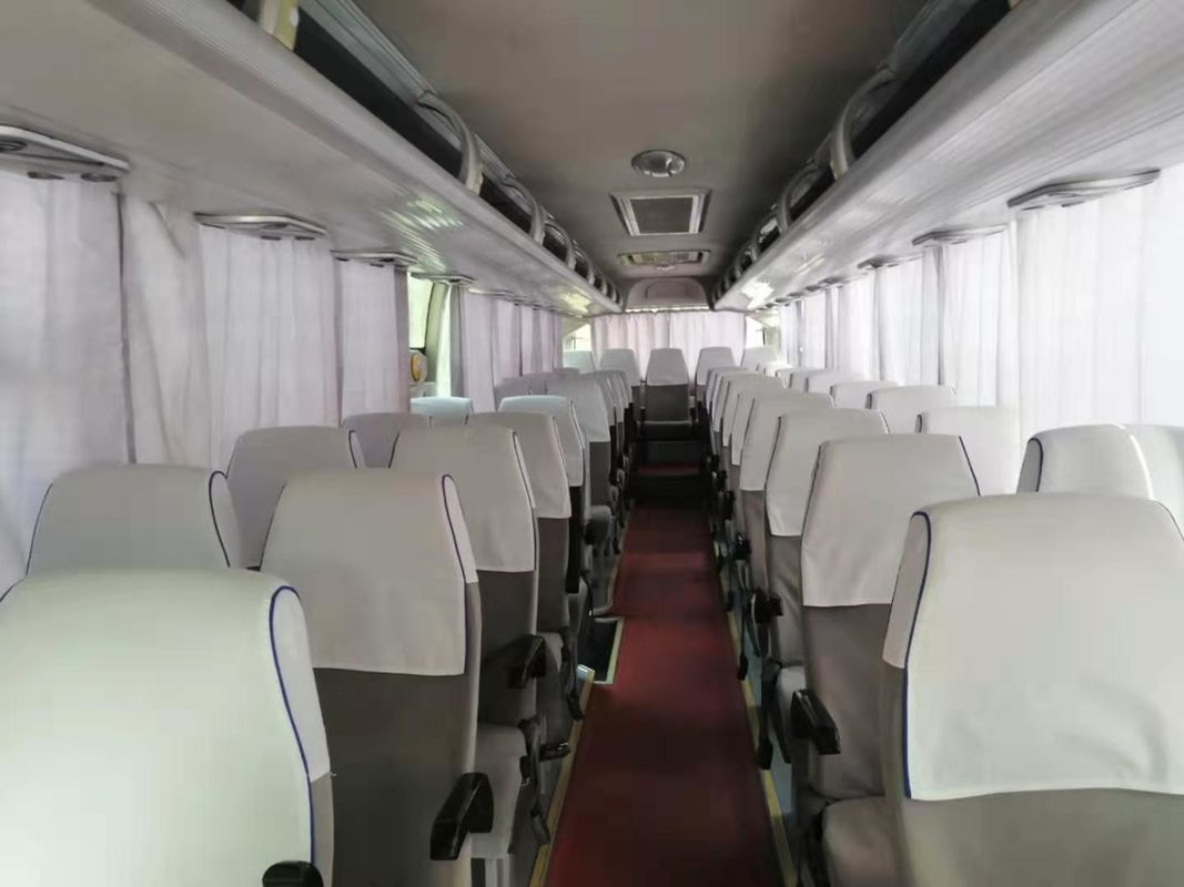 A cor branca Yutong usado transporta 47 assentos boas condições diesel do ônibus de um Yutong de 2013 anos