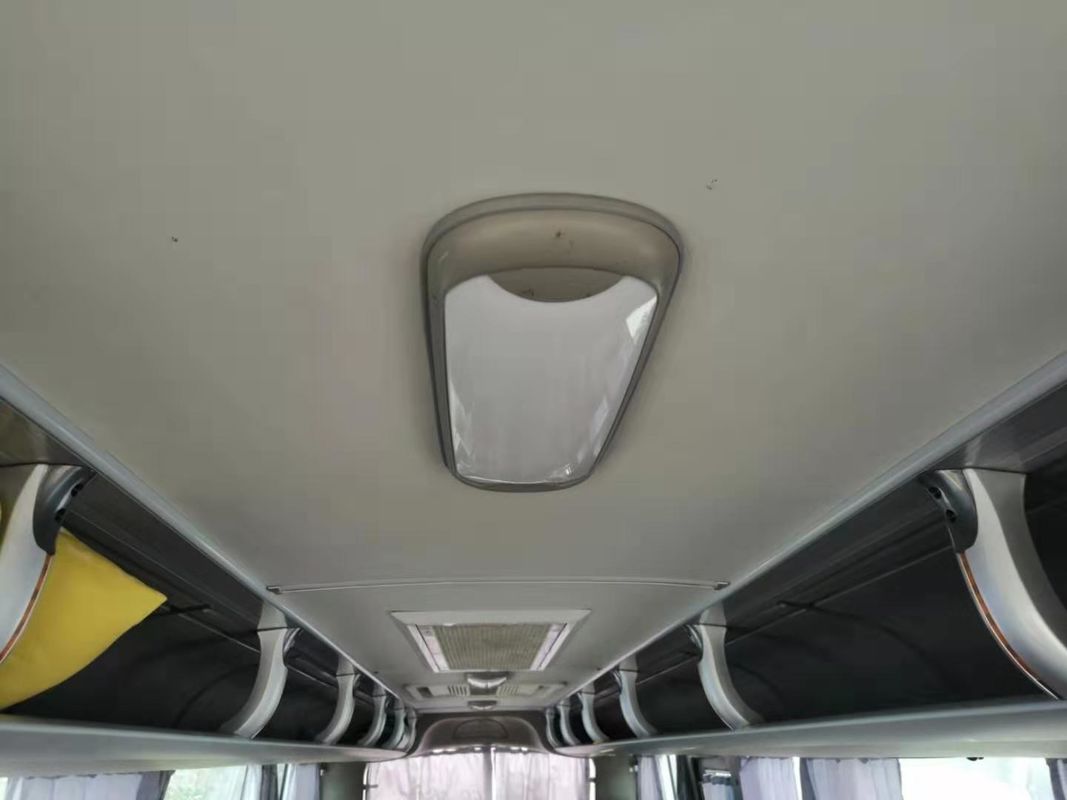 ZK6908 o modelo Diesel Fuel Used Yutong transporta uma cor opcional de 2015 assentos do ano 39
