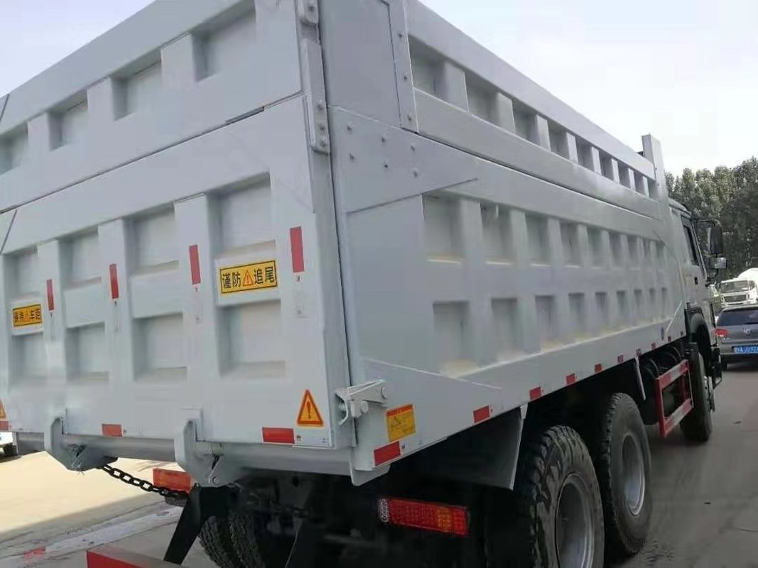 ZZ3317N3867 usou o caminhão de caminhão basculante dos pneumáticos do caminhão basculante 8*4 12 com condução à direita