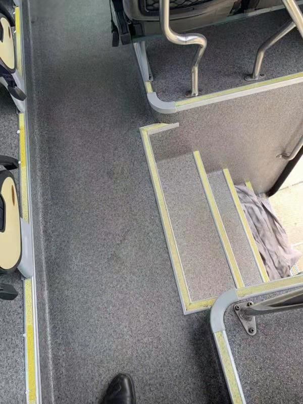 Os assentos Yutong usado luxo de 2014 anos 53 transportam ZK6122 o ônibus de excursão da mão do modelo segundo