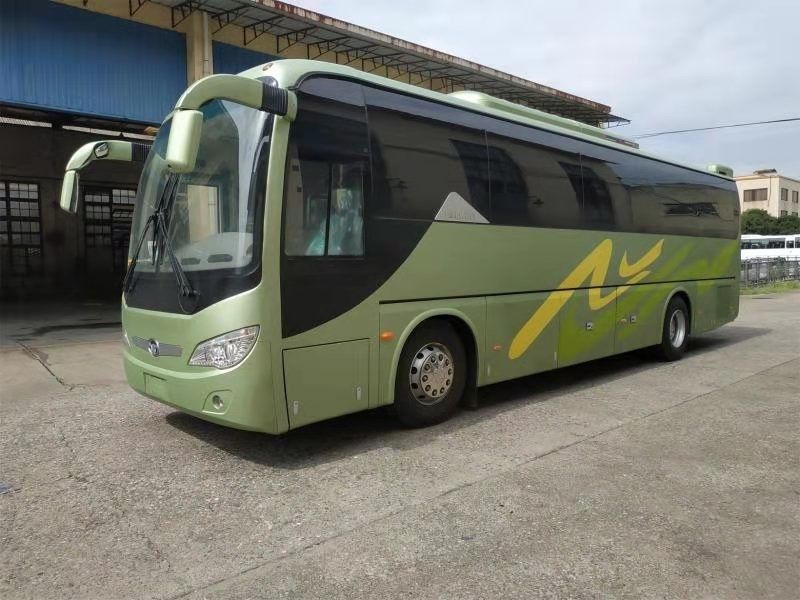 Parte traseira dobro Axle Left Hand Drive do ônibus do motor diesel de 63 assentos 110km/H Max Speed