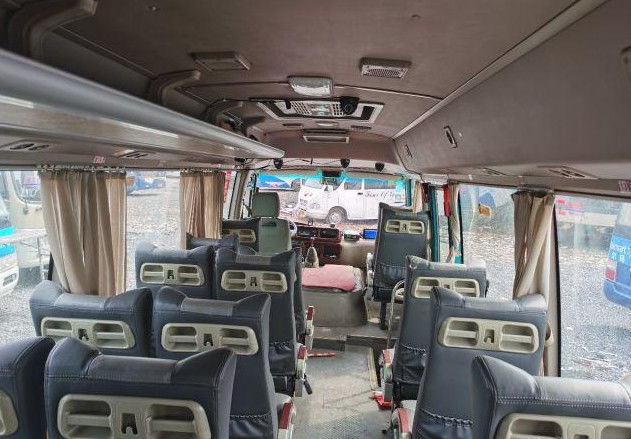 O ônibus comercial usado com o ônibus luxuoso 22 da pousa-copos assenta a base de roda da altura 4085mm de 2640mm