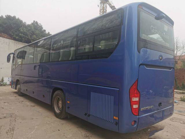As portas dobro diesel 51 assentos KINGLONG usado 2017 anos transportam a C.A. usada de Bus With do treinador