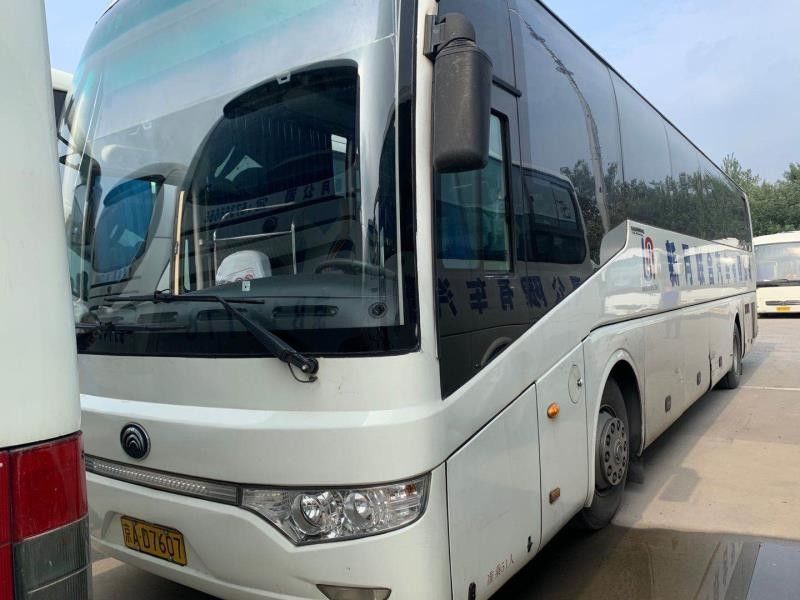 2010 interior luxuoso usado diesel do ônibus do curso dos assentos de Yutong ZK6122 51 do ano RHD