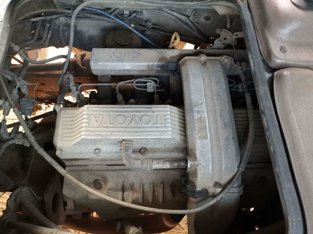 Tipo usado gasolina de MIni Bus Toyota do ônibus da pousa-copos de 2013 assentos de Toyota 30 do ano