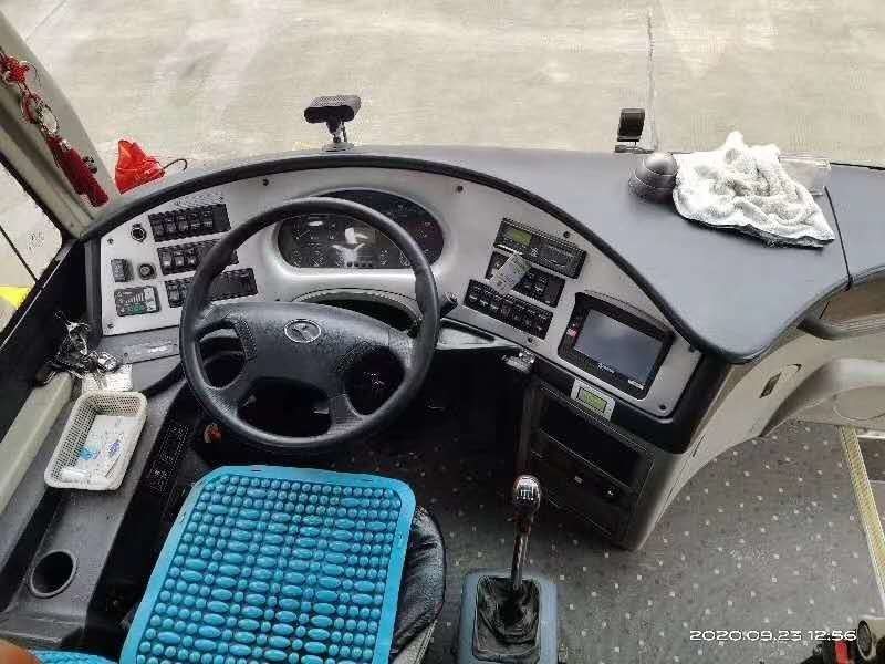 Portas dobro usadas 233kw diesel da C.A. de Bus With do treinador dos assentos do motor 53 de Kinglong RHD