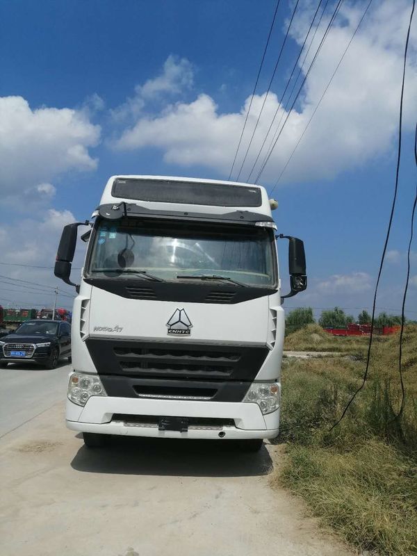 Cabeça 6x4 do caminhão do trator de China Sinotruk Howo A7 com cores diferentes