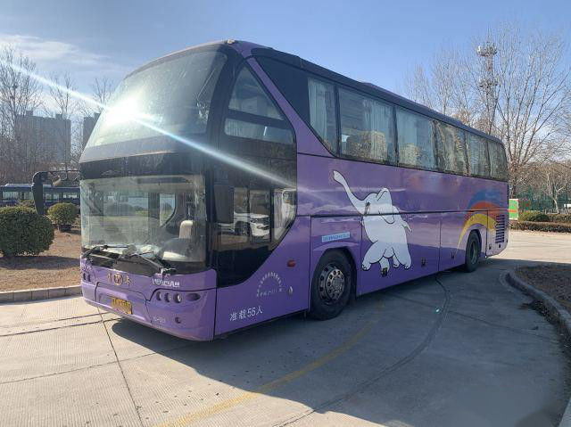 treinador usado assentos Bus Passenger Buses de Bus Euro IV do treinador de Youngman JNP6121 55 da altura de 3.8m