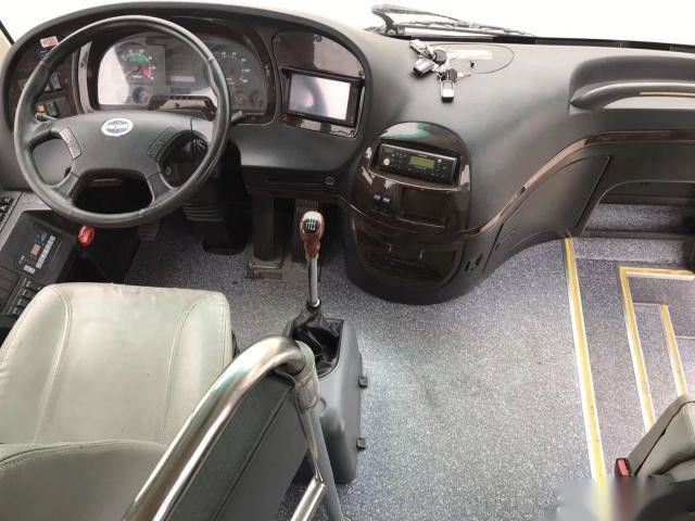 Baixos assentos usados do modelo KLQ6129 53 de Bus Higer Brand do treinador das portas dobro das boas condições do Euro III do chassi da bolsa a ar do quilômetro
