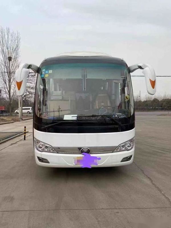 O único chassi de direção deixado da bolsa a ar das portas VIP luxuoso assenta o passageiro que usado o ônibus usou assentos do tipo ZK6908 38 do ônibus de Yutong
