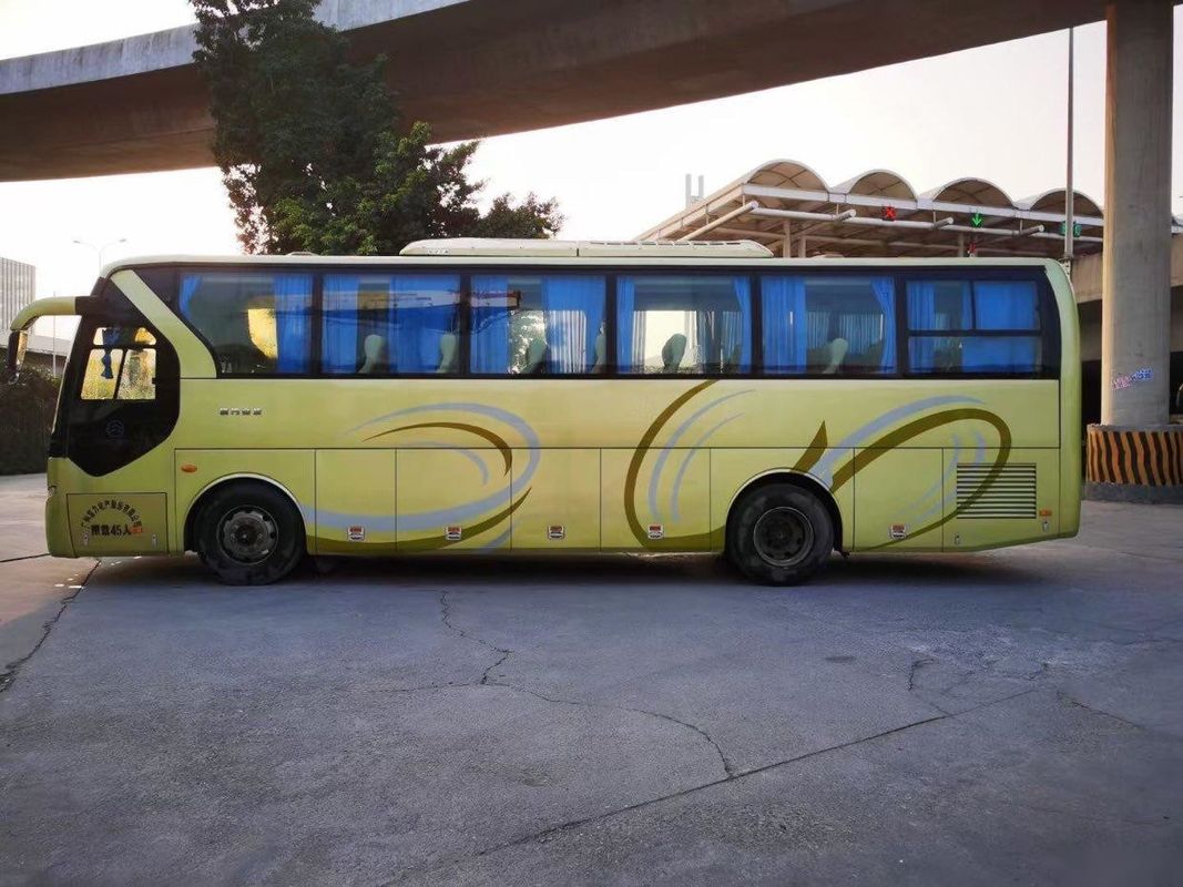 As boas condições usadas de Bus Left Steering do treinador com assentos XML6102 45 modelo do Euro III da C.A. usaram Dragon Bus dourado