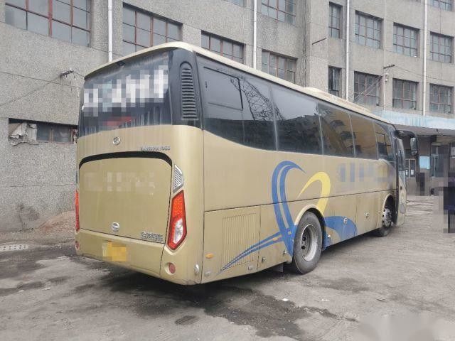 38 do chassi traseiro da bolsa a ar do Euro V dos cilindros 270hp do motor seis de Yuchai dos assentos ônibus de excursão usado esquerdo de Kinglong da direção XMQ6901