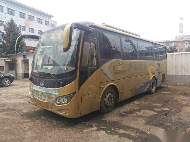 38 do chassi traseiro da bolsa a ar do Euro V dos cilindros 270hp do motor seis de Yuchai dos assentos ônibus de excursão usado esquerdo de Kinglong da direção XMQ6901