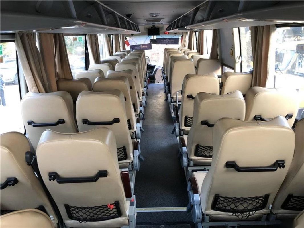 O VIP do motor de Yuchai assenta o passageiro que usado do chassi de Double Doors Airbag do treinador o ônibus usou assentos dourados de Dragon Bus XML6112 48