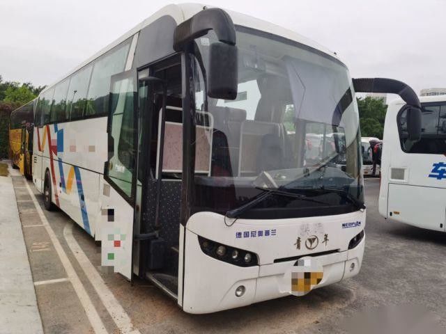 YOUNGMAN JNP6108 39 assenta assentos de couro de direção saidos chassi usados da bolsa a ar do ônibus do passageiro do motor do WP 199kw ônibus traseiro
