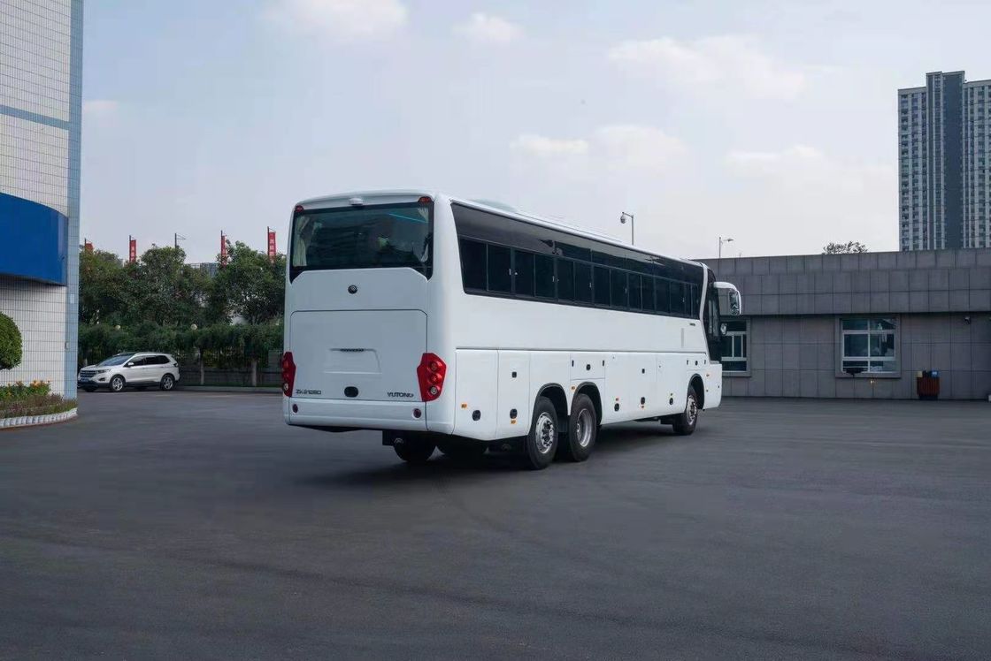 O ônibus brandnew ZK6126 de Yutong dobra Axle With 58 assenta a cor branca no motor traseiro da promoção