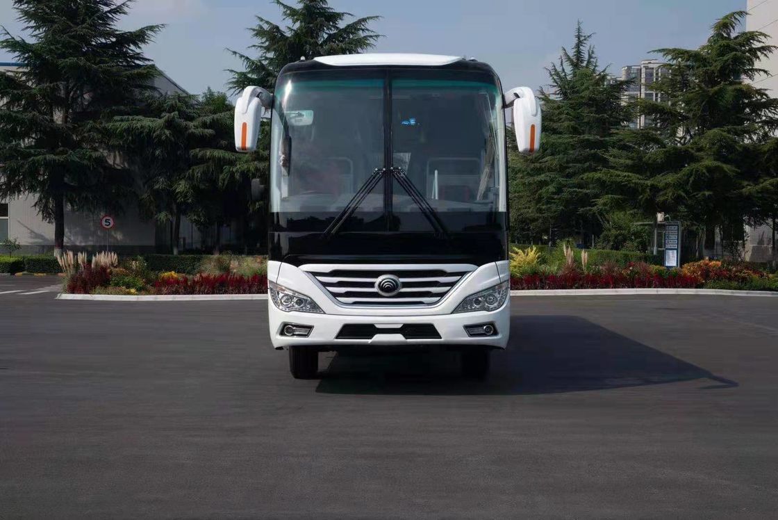 O ônibus brandnew ZK6126 de Yutong dobra Axle With 58 assenta a cor branca no motor traseiro da promoção