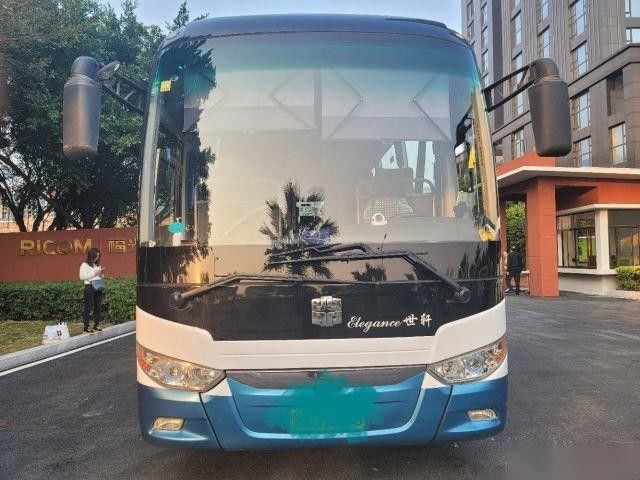 Movimentação de embalagem nude traseira usada da mão esquerda das portas dobro do chassi da bolsa a ar do motor do yuchai dos assentos do ônibus LCK6119 48 do zhongtong