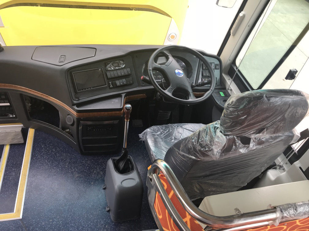 Ônibus novo de Coatch da condução à direita nova dos assentos de Bus SLK6122D 47 do treinador de Shenlong com motor diesel