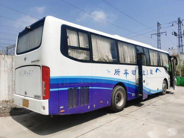 XMQ6119 usou ônibus de Kinglong 56 assentos 2+3 chassis traseiros usados disposição da bolsa a ar da movimentação da mão esquerda das portas dobro do motor do ônibus de excursão