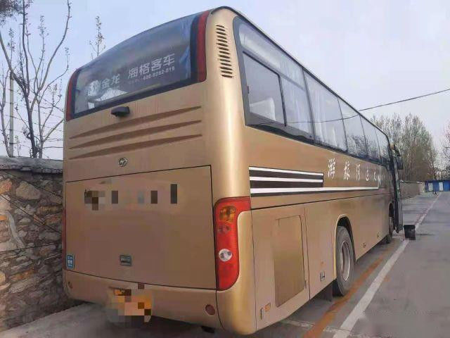 Um tipo mais alto o treinador usado Bus KLQ6109 46 assenta a porta esquerda de Singel da direção do baixo quilômetro